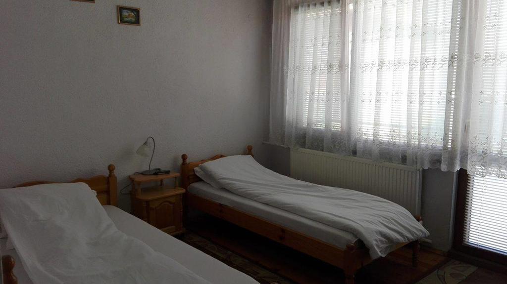 Tsvetkovi Guest House Dobrinishte Luaran gambar